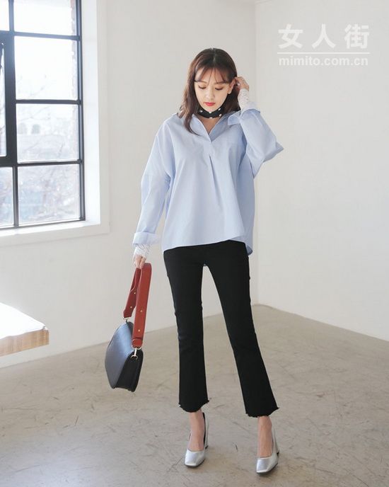 微喇牛仔裤配什么衣服， 最新微喇牛仔裤搭配