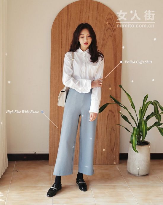微喇牛仔裤配什么衣服， 最新微喇牛仔裤搭配