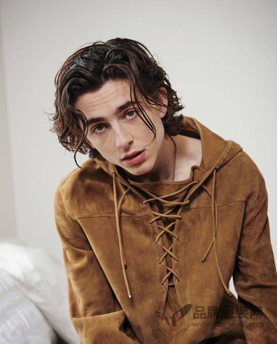 “小甜茶”Timothée Chalamet登《VMAN》最新一期封面屋顶秧田工装